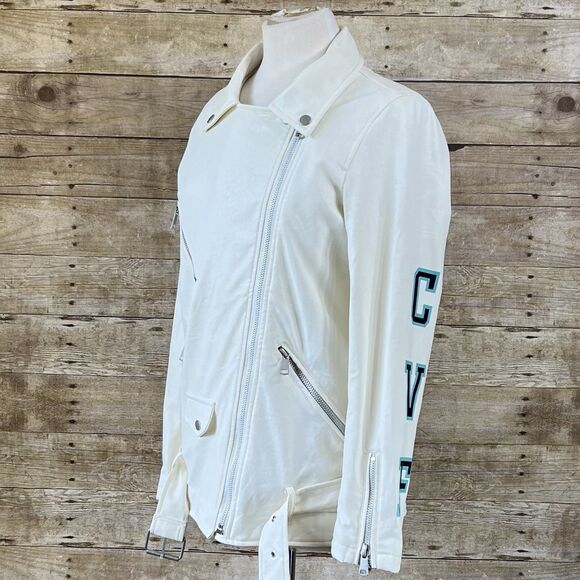 Pretty Little Thing Size 2 Relaxed Women’s Faux leather Motorcycle Jacket  NWOT - Picture 2 of 16